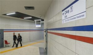 İzmir Metrosu’ndan Dokuz Eylül Hastanesi’ne kesintisiz yaya tüneli açıldı